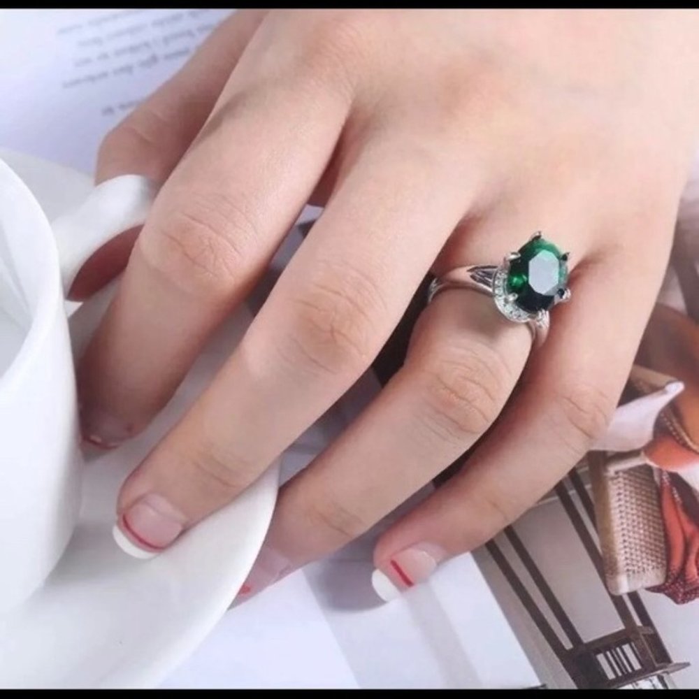 Luxury 925 Silver Oval Cut Emerald Ring New - Picture 2 of 7